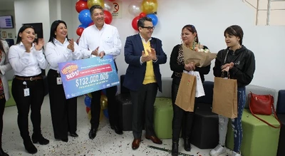 Colpensiones le cumple el sue&ntilde;o de tener vivienda propia a bogotana, vendedora informal y madre cabeza de familia